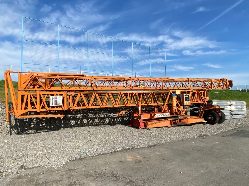 Stavební jeřáb Arcomet T33A Stavební jeřáb Arcomet T33A