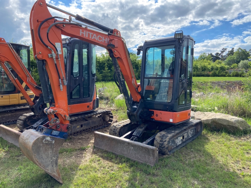HITACHI ZX33, 2011, 3.5T HITACHI ZX33, 2011, 3.5T