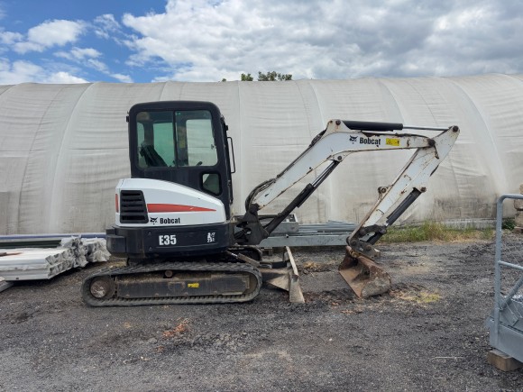 Bobcat E35